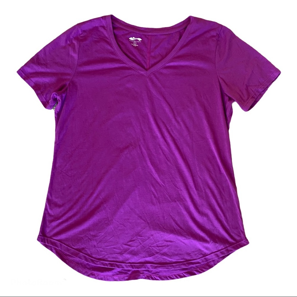 Cascade Sport V-Neck Magenta Top 
Size Large